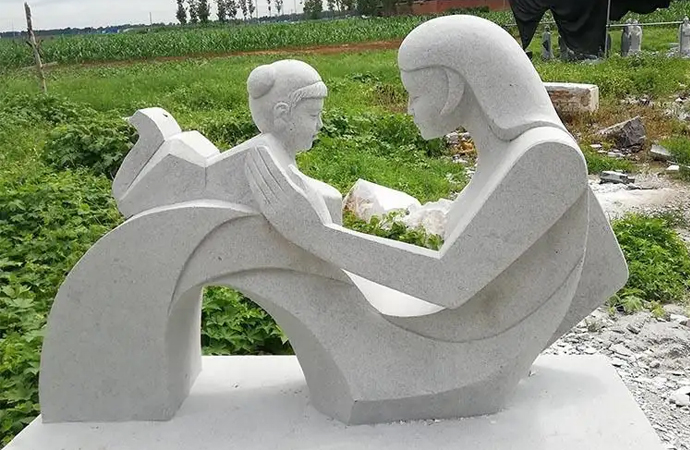 現(xiàn)代石雕.jpg 現(xiàn)代石雕.jpg